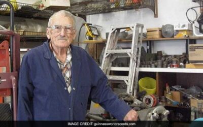World’s Oldest Plumber: This gentleman has seen some sh#t!